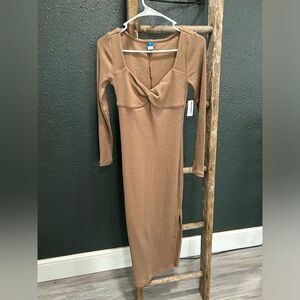 Woman’s Rib-Knit midi dress